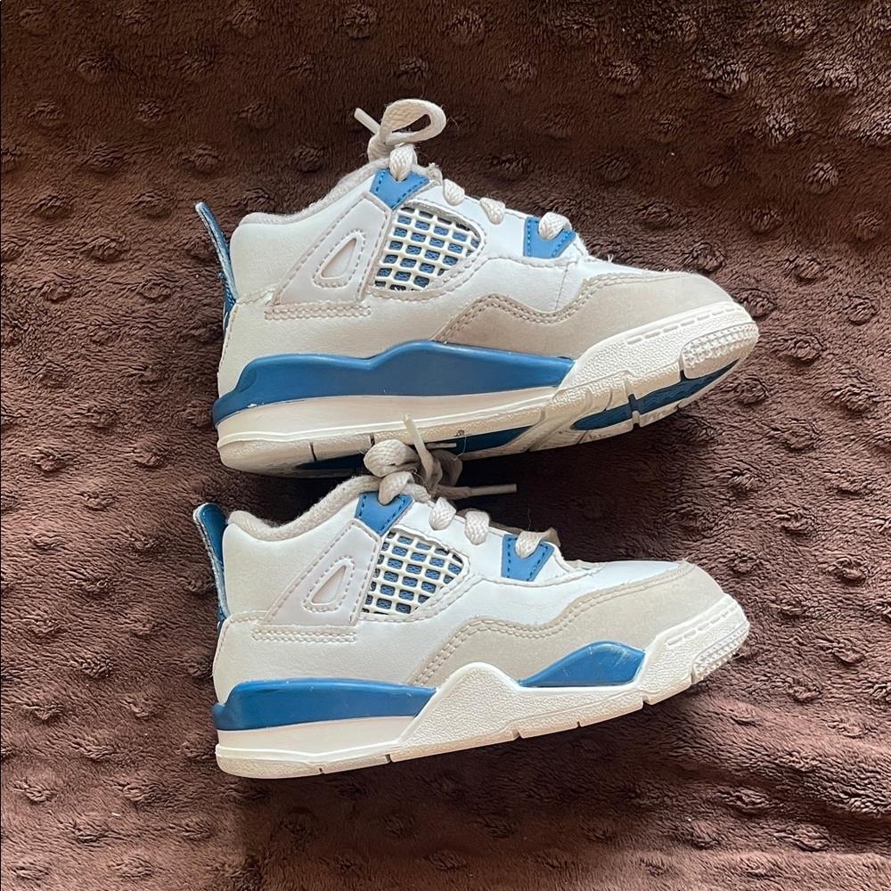 Toddler/Nike shoes